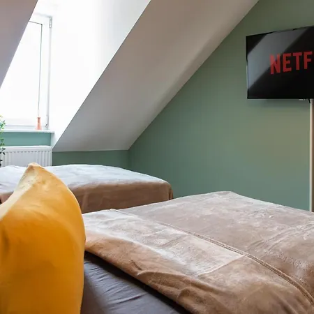 Apartment Bauhaus - Netflix, Nespresso, Zentral, Messe