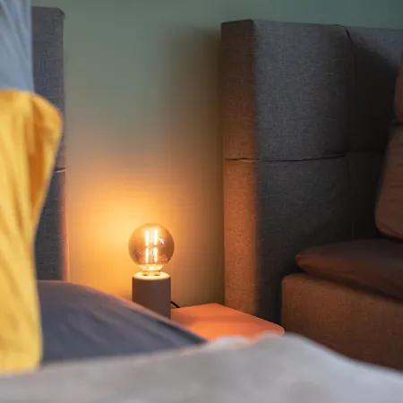 Bauhaus - Netflix, Nespresso, Zentral, Messe Apartment *