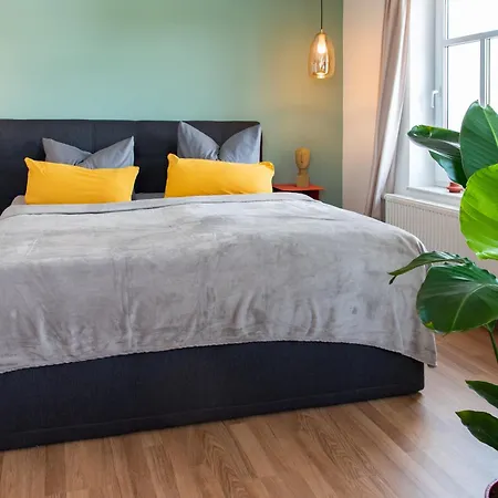 Bauhaus - Netflix, Nespresso, Zentral, Messe Apartment