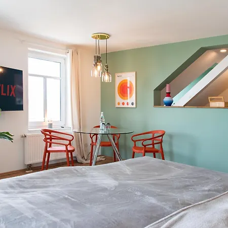 Bauhaus - Netflix, Nespresso, Zentral, Messe Apartment Chemnitz