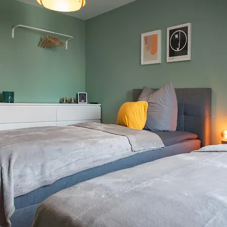 Bauhaus - Netflix, Nespresso, Zentral, Messe *