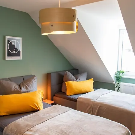 Bauhaus - Netflix, Nespresso, Zentral, Messe Apartment *